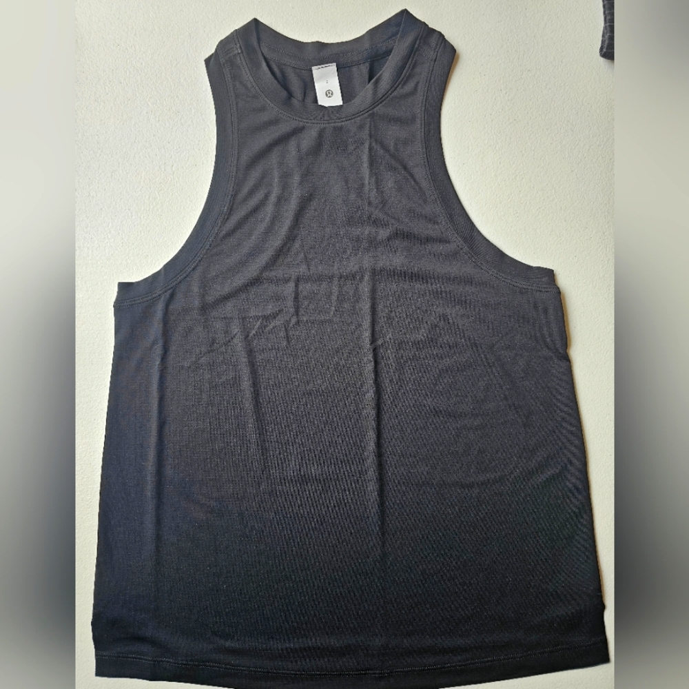 NWOT LULULEMON Athletica Black Relaxed Muscle Tee Size 2
